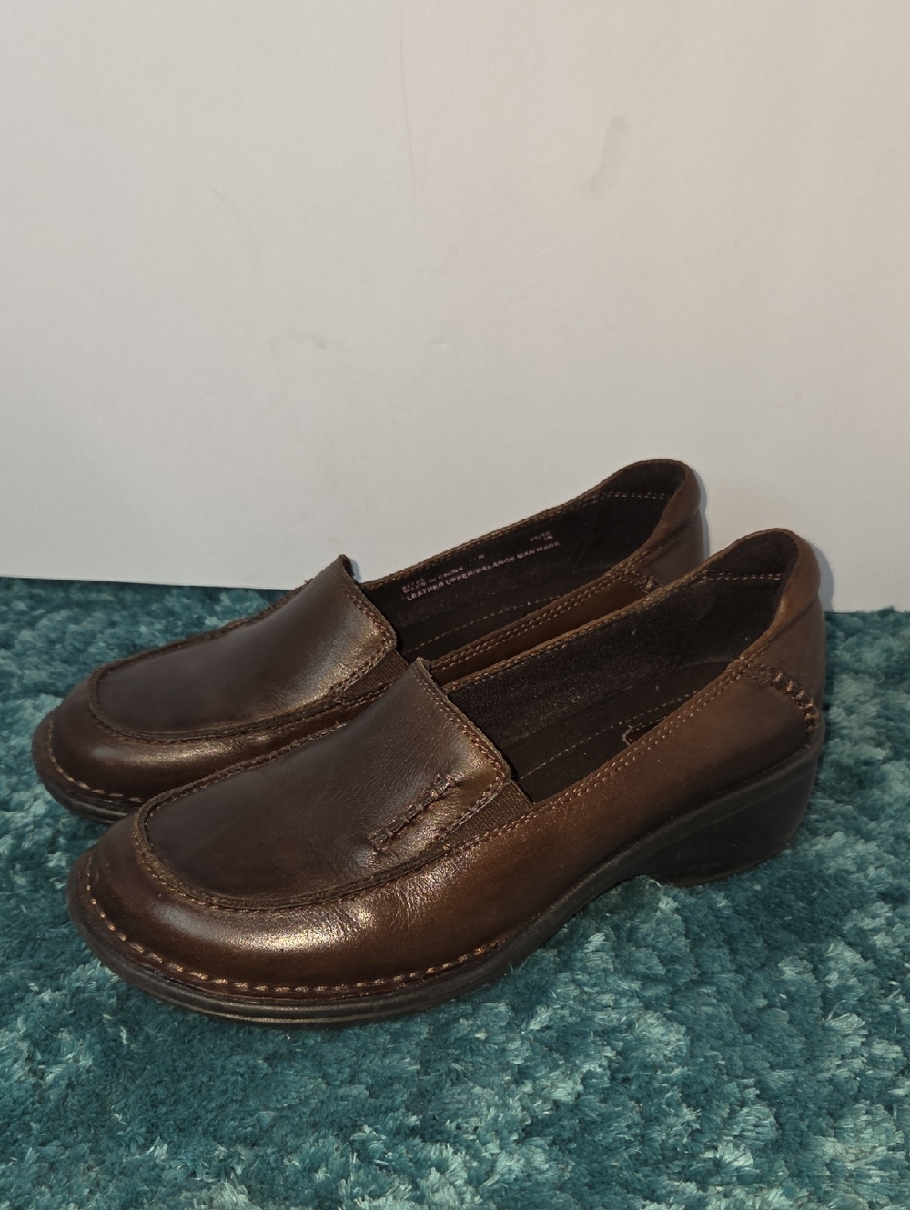 Clarks Artisan Classic Brown Leather Women's Slip-On Loafers Size 7.5M